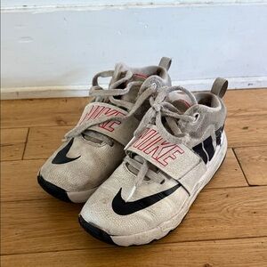 Nike Kids Sneakers in White and Black